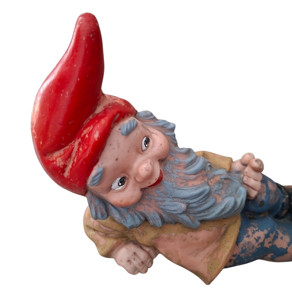 Vintage Resin Garden Gnome Statues Set of 2 Painted Weathered Look Heissner - Picture 4 of 15